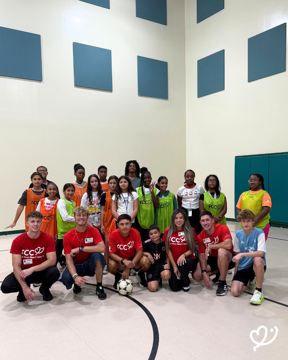fccusaofficial's tweet image. What Happens Before the First Pass?
At FCC, every session starts with a warm-up, Coach Nico taught kids to breathe through anger, sadness, and even excitement—because learning to pause and reset helps them grow.
💛Warm-up =🤝 Welcome📣 Agreements🕹️ Activation!