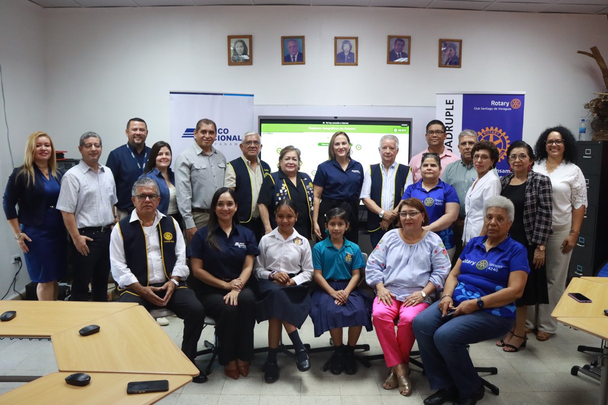 En una valiosa alianza con el Club Rotario de Panamá, participamos en  el proyecto 'Aulas Interactivas Digitales', para llevar tecnología de  vanguardia a las escuelas oficiales de nuestro país.

Gracias  a este esfuerzo, el Centro Educativo Bilingüe La Primavera, en  Santiago,