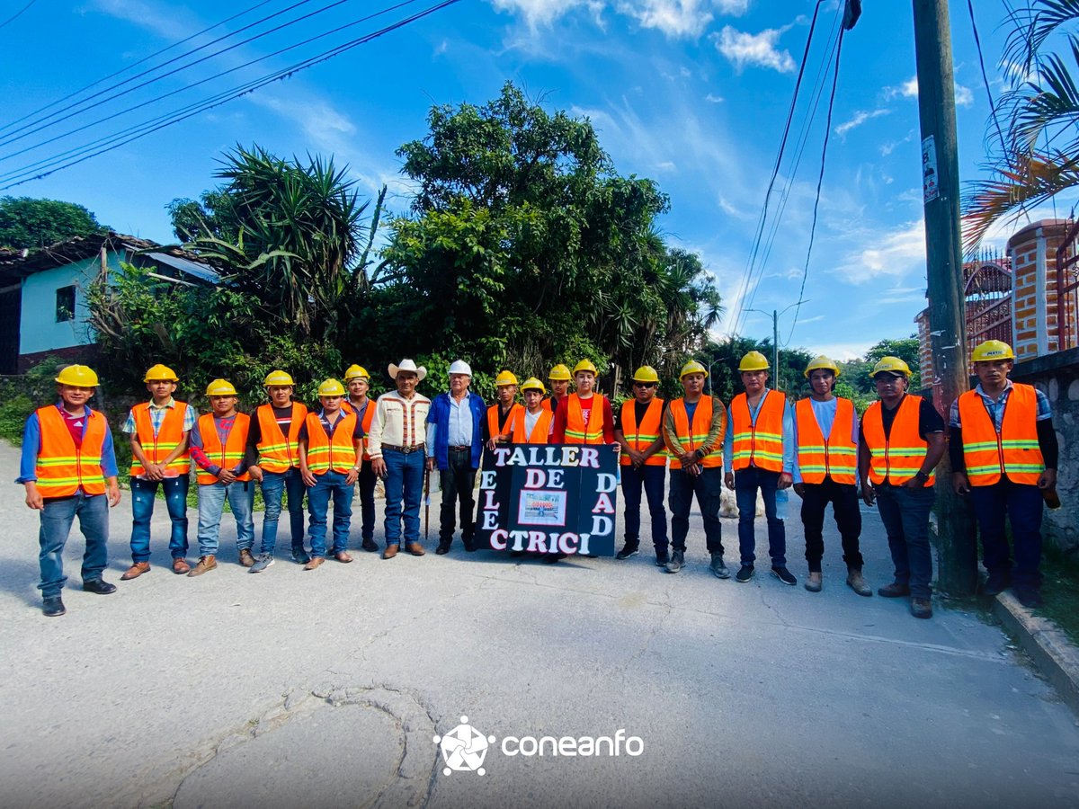 Aprendices del taller de #Electricidad de la ET Colosuca participaron con orgullo en el desfile de la Identidad Nacional en #LaCampa, #Lempira.
¡Juventud técnica con raíces y futuro! ⚡🎓
#IdentidadNacional #ETColosuca #Coneanfo #FormaciónTécnica