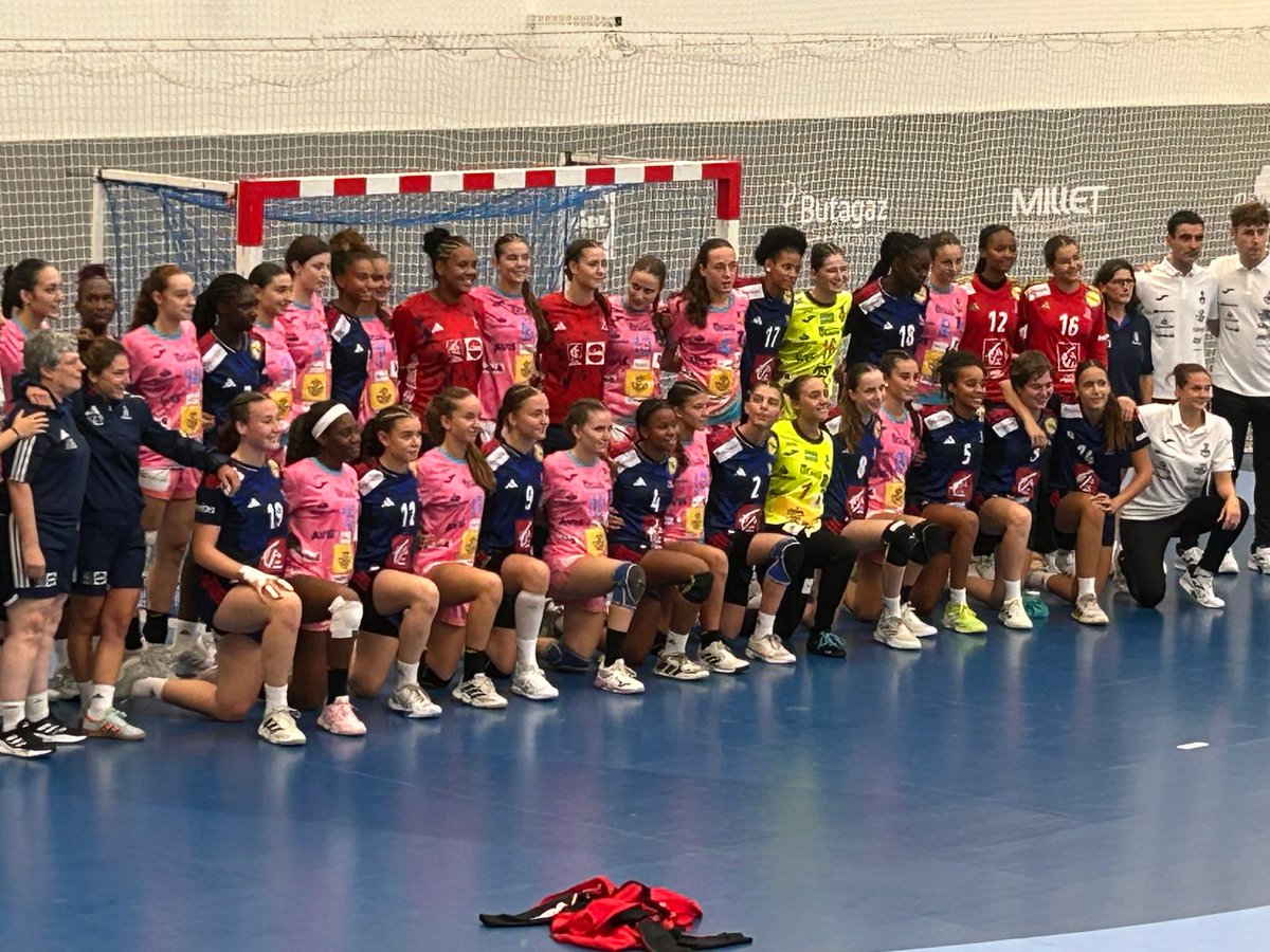 CBF ELDA PRESTIGIO (@elda_prestigio) on Twitter photo ๐ช๐ช๐ฆ CRISTINA MARTรNEZ y GABRIELA TORTOSA han jugado su 2ยบ partido con la SELECCIรN ESPAรOLA PROMESAS
๐คพNuestras chicas han tenido minutos en los dos amistosos contra Francia
๐ The Maison du Handball
Francia ๐ซ๐ท (19-18) ๐ช๐ธ Espaรฑa
<a href="/RFEBalonmano/">RFEBalonmano</a> <a href="/Fbmcv/">#ComunitatDelHandbol ๐งก๐</a> <a href="/comunitatesport/">Comunitat de l'Esport</a> ๐ช๐ช๐ฆ CRISTINA MARTรNEZ y GABRIELA TORTOSA han jugado su 2ยบ partido con la SELECCIรN ESPAรOLA PROMESAS
๐คพNuestras chicas han tenido minutos en los dos amistosos contra Francia
๐ The Maison du Handball
Francia ๐ซ๐ท (19-18) ๐ช๐ธ Espaรฑa
<a href="/RFEBalonmano/">RFEBalonmano</a> <a href="/Fbmcv/">#ComunitatDelHandbol ๐งก๐</a> <a href="/comunitatesport/">Comunitat de l'Esport</a>