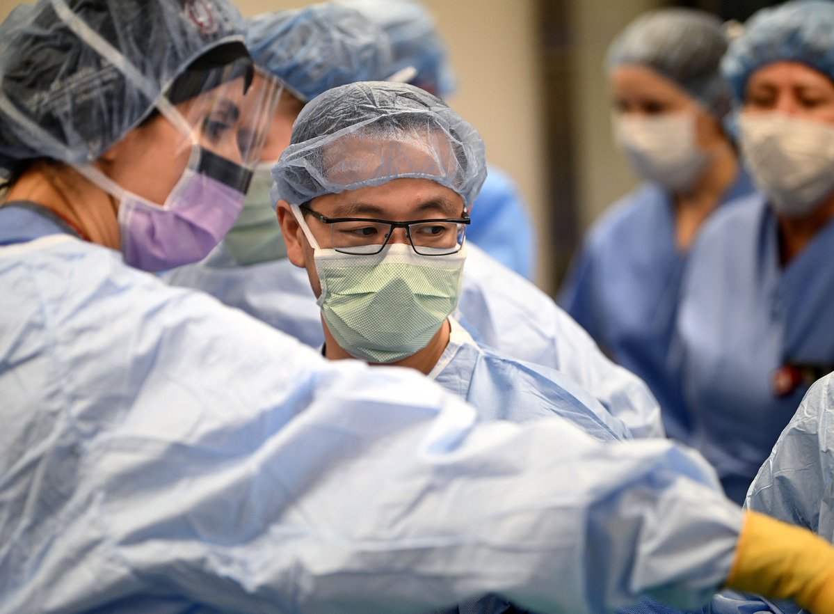 Neurosurgery_IU's tweet image. Kudos to Dr. Jason Chu, associate professor of clinical neurological surgery, for performing the state's first successful fetal repair of myelomeningocele—a severe form of spina bifida—at @RileyChildrens! The baby is being monitored and is expected to have better motor outcomes.