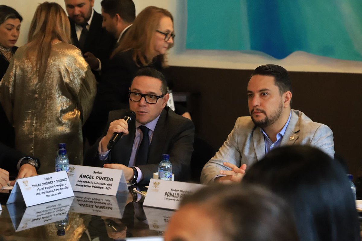 En el <a href="/MPguatemala/">MP de Guatemala</a> los resultados hablan: En lo que va del año, el Ministerio Público ha logrado 1,175 sentencias condenatorias contra personas acusadas de extorsión, el segundo delito más denunciado a nivel nacional.
 Hoy sostuvimos mesa de trabajo para exigir que quien debe