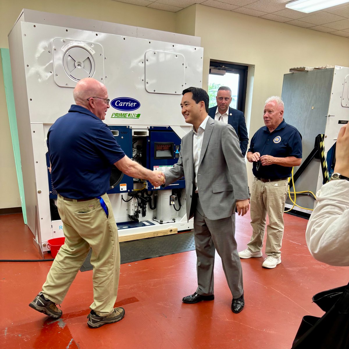 DOTMARAD's tweet image. MARAD had a great visit at the Calhoon MEBA Engineering School in Maryland yesterday! We had the chance to meet the academy interns as they wrapped up their three-week program filled with hands-on, specialized training. Big thanks to our longtime partners at @MEBAUNION are…