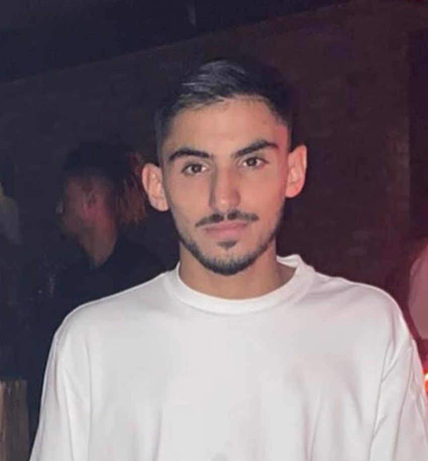 gildickmann's tweet image. בהמשך להודעה ששחרר הג׳יהאד האיסלאמי הערב על כך שנותק הקשר עם רום ברסלבסקי,
*משפחת ברסלבסקי ביקשה למסור:*
״אף אחד לא יודע איפה רום נמצא. לא צה״ל ולא הג׳יהאד יודעים דבר. הדבר היחיד שידענו זה שהוא הוחזק לבד.
אנו דורשים פגישה עם אחד מהבכירים - הרמטכ״ל, שר הביטחון או ראש הממשלה…