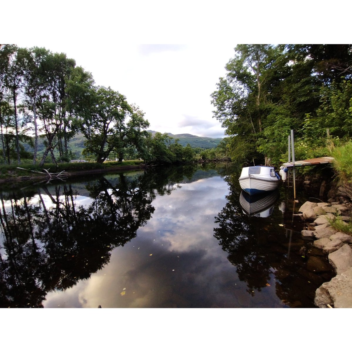 DeadManRunning1's tweet image. Still Waters, Killin, Trossachs National Park, Scotland, 2025
#photography #reflection #water #still #calm #killin #scotland