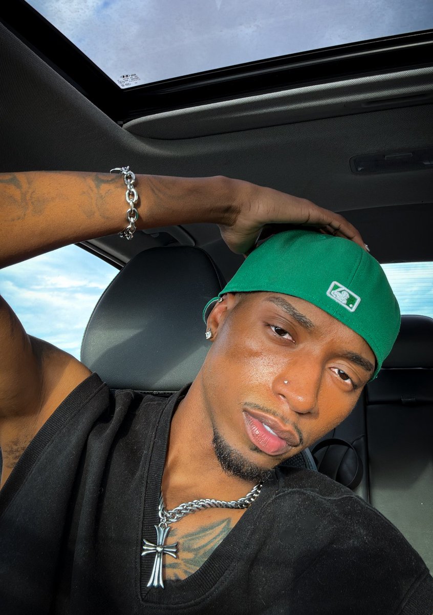 Iamjamierll's tweet image. Hop in
