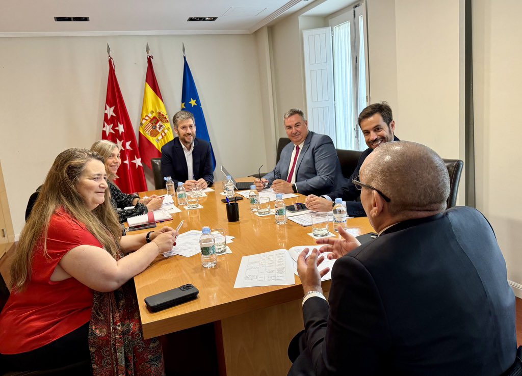 j_asanchez's tweet image. D.E.P ha fallecido Óscar Moral, Presidente de @CERMI_Madrid.
Un hombre que luchó siempre por los derechos de las personas con discapacidad, con compromiso y corazón.
Descansa en paz.