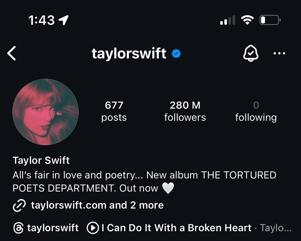 karrankn's tweet image. TAYLOR CHANGED HER PROFILE PICTURE