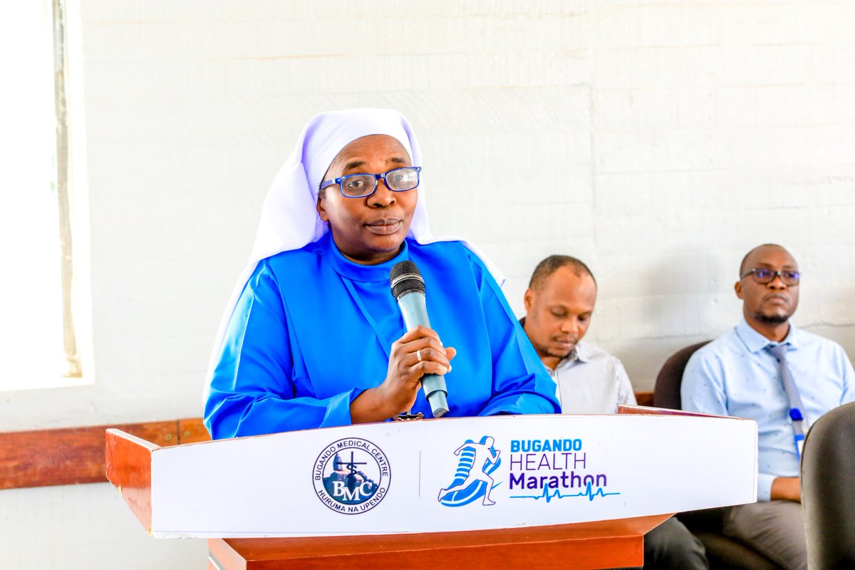 BugandoC's tweet image. Fr. Paulo Chobo  kwa niaba ya Mwenyekiti wa Bodi ya Wadhamini, Mhashamu Askofu Mkuu Jimbo Kuu Katoliki  la Mwanza Renatus Leonard Nkwande Kwa
 niaba ya Baraza  la Maaskofu Katoliki Tanzania (TEC), amemtambulisha rasmi Sr. Dkt.Alicia Massenga kwa watumishi na uongozi wa Bmc.