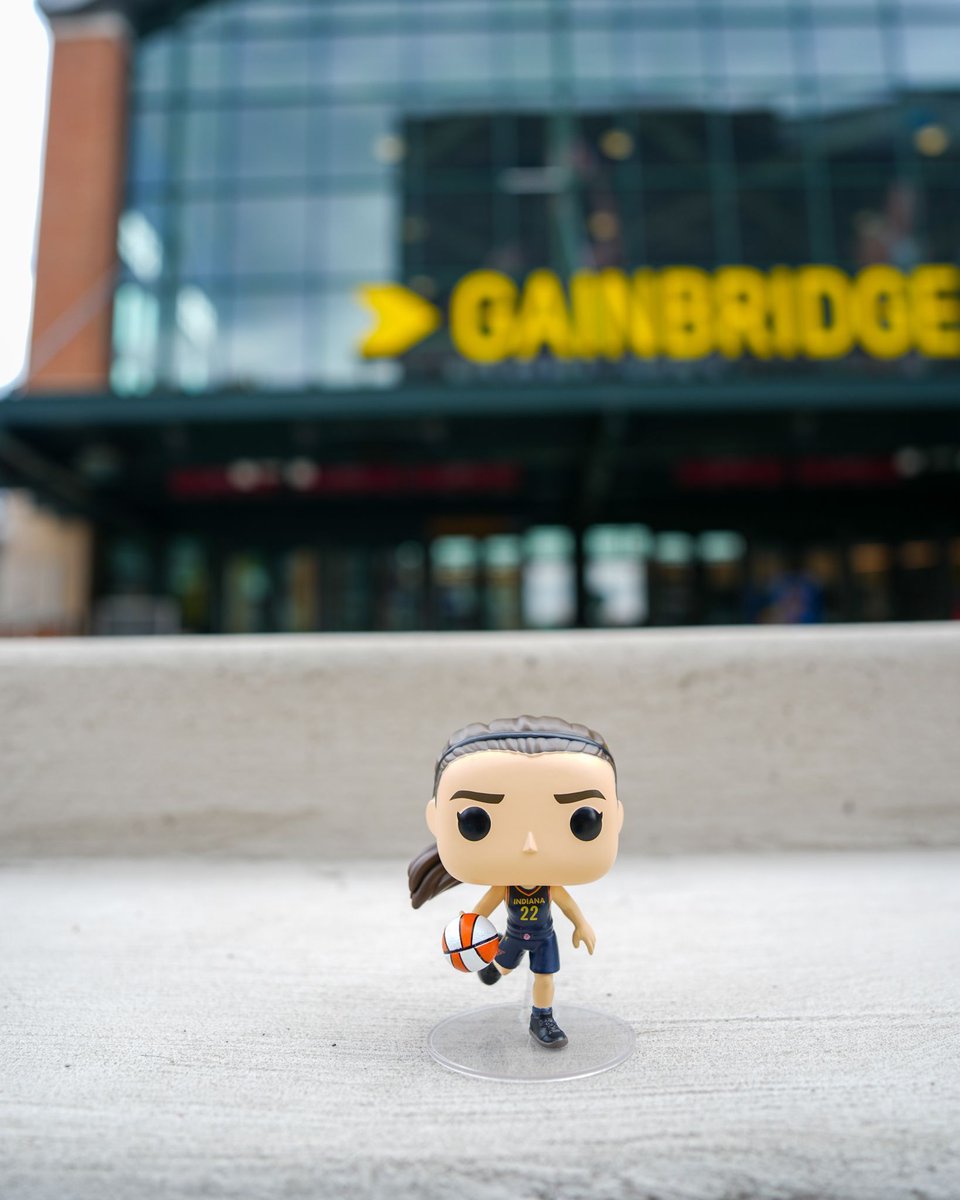 FeverTeamStore's tweet image. You can never have too many Fever accessories, right?
Shop our new Caitlin Clark Vinyl Figure BY FUNKO POP and make some room on your shelf for #22! 🔥 buff.ly/wTSuaTV