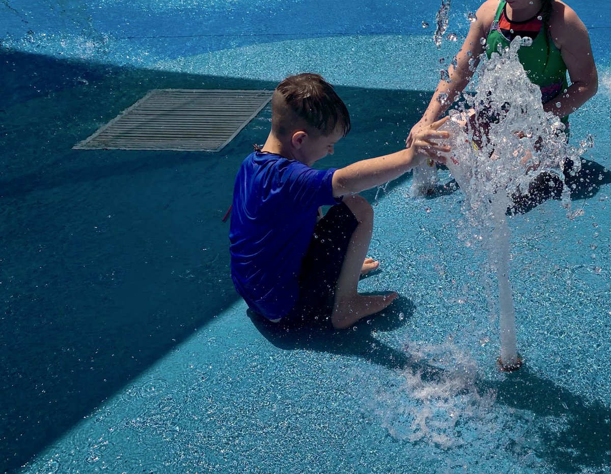 AppyOrtho's tweet image. Outing for today: splash pad
I love the smell of chlorine and sunscreen, smells like summer 🌞