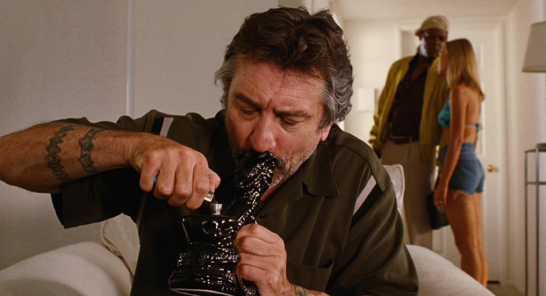 HitFactoryPod's tweet image. NEW HIT FACTORY // We unpack Quentin Tarantino's warm, romantic, & effortlessly cool Elmore Leonard adaptation JACKIE BROWN, which pays loving homage to Blaxploitation cinema and one of the genre's indelible stars, Pam Grier. @judysquirrels is our guest. Links below.