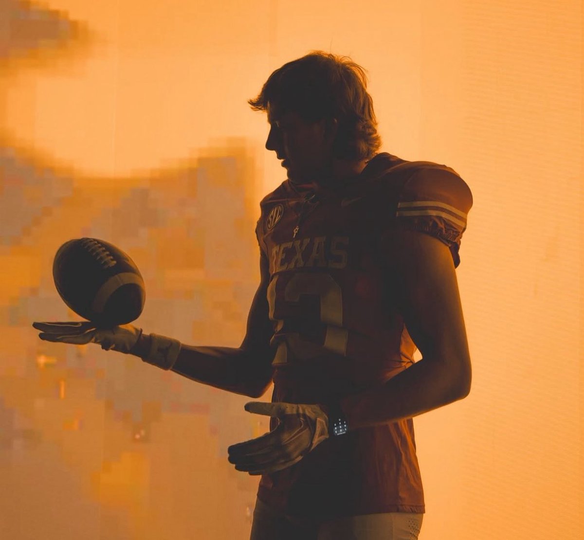 ontexasfootball's tweet image. Texas WR Parker Livingstone shares photos ahead of the season 🤘
📸 via _parkerlivingstone06 IG