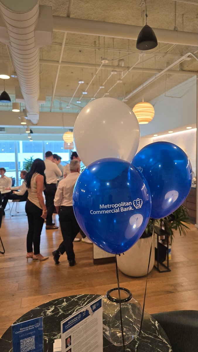 MCBankNY's tweet image. Our #Miami team had a fantastic networking event! Thank you to our amazing neighbors who joined us to discover about Metropolitan Commercial Bank's business solutions. We are looking forward to know more about your banking needs. 
