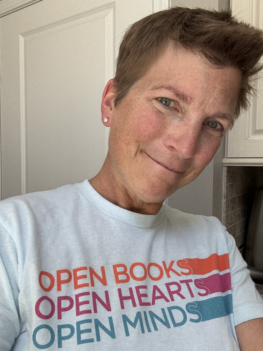 LMS_United's tweet image. What I wore to my well checkup and my #librarian status meant I was asked all sorts of book recommendations! Tune in to learn how you can get FREE books for your #library! @openbooks501c3 apple.co/42R5zrp
