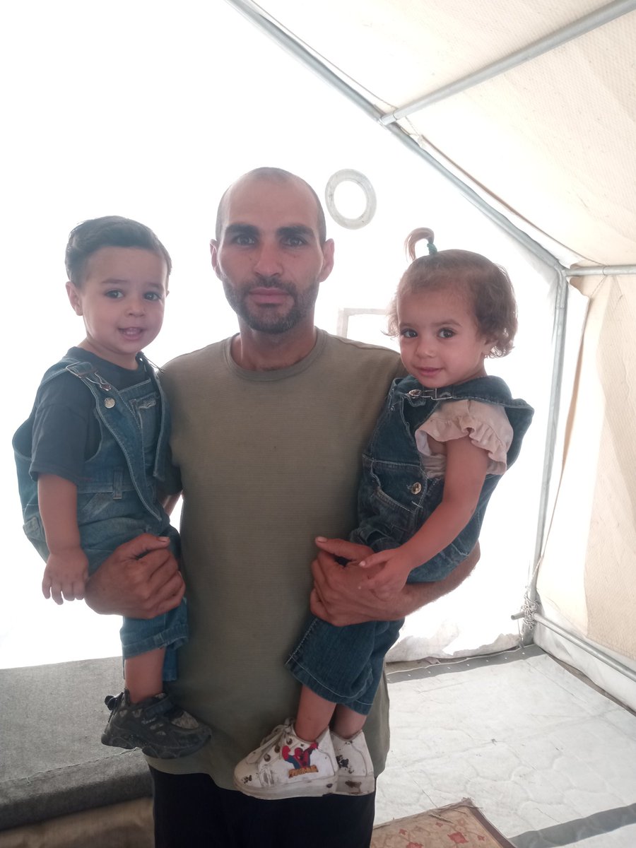 leen95dzds's tweet image. All I want is for you to stand with Gaza π΅πΈπ We are dying of hunger. Scream. Call on the world to act. My children haven't eaten..