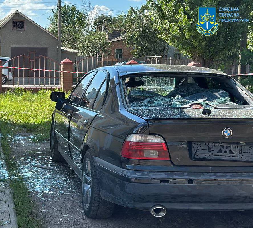 Farleymarley16's tweet image. A 72 yr old woman was murdered by the russian🇷🇺army in Sumy today. Three other civilians were also injured when the russians🇷🇺 attacked homes and civil infrastructure in the city with 5 drones. Educational and medical institutions, apartment buildings, houses & cars were damaged.
