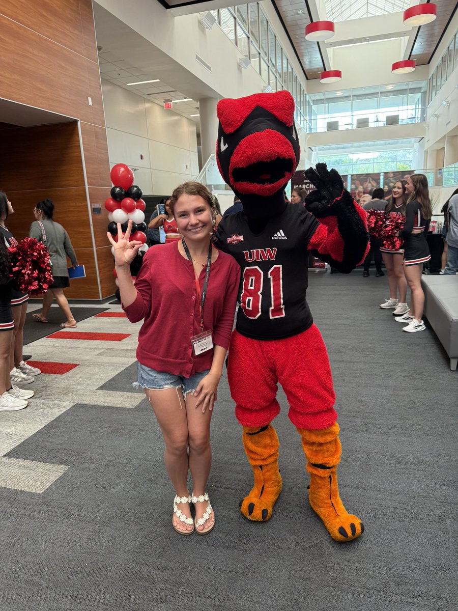 uiwcardinals's tweet image. Did you really go to orientation if you didn’t take a picture with Red? 📸
#UIW #YourJourneyOurMission #GoCardinals #Orientation2025 #Classof2029 #WelcomeToTheNest