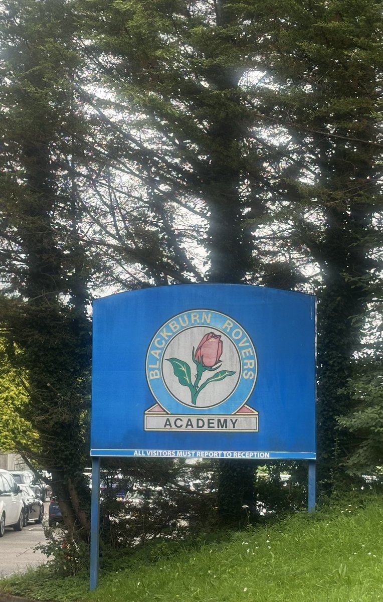AdrianHarvie's tweet image. Fantastic morning spent at @Rovers academy today. A forward thinking club with some brilliant staff supporting their players in our 🏴 pathway 👌🏻