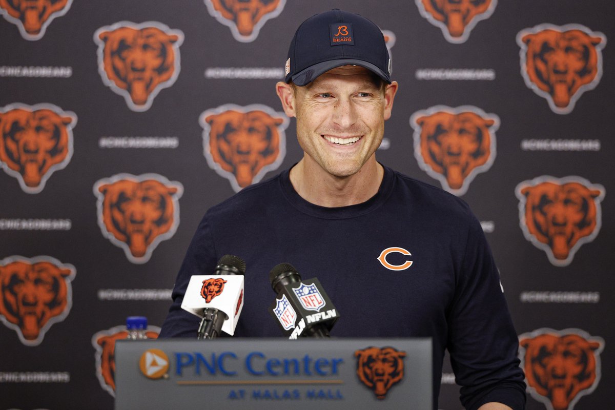 Rahimi_Harris's tweet image. .@leilarahimi & @mharrisonair listen and react to #Bears coach Ben Johnson's opening press conference at training camp. @670TheScore
🎧 670TheScore.com/listen
💻 Twitch.TV/Chicago670TheS…