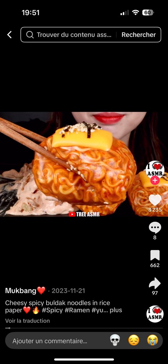 chloebrts's tweet image. Aujd je teste les trucs des mukbangs nouilles dans feuille de riz 🤤🤤😈😈