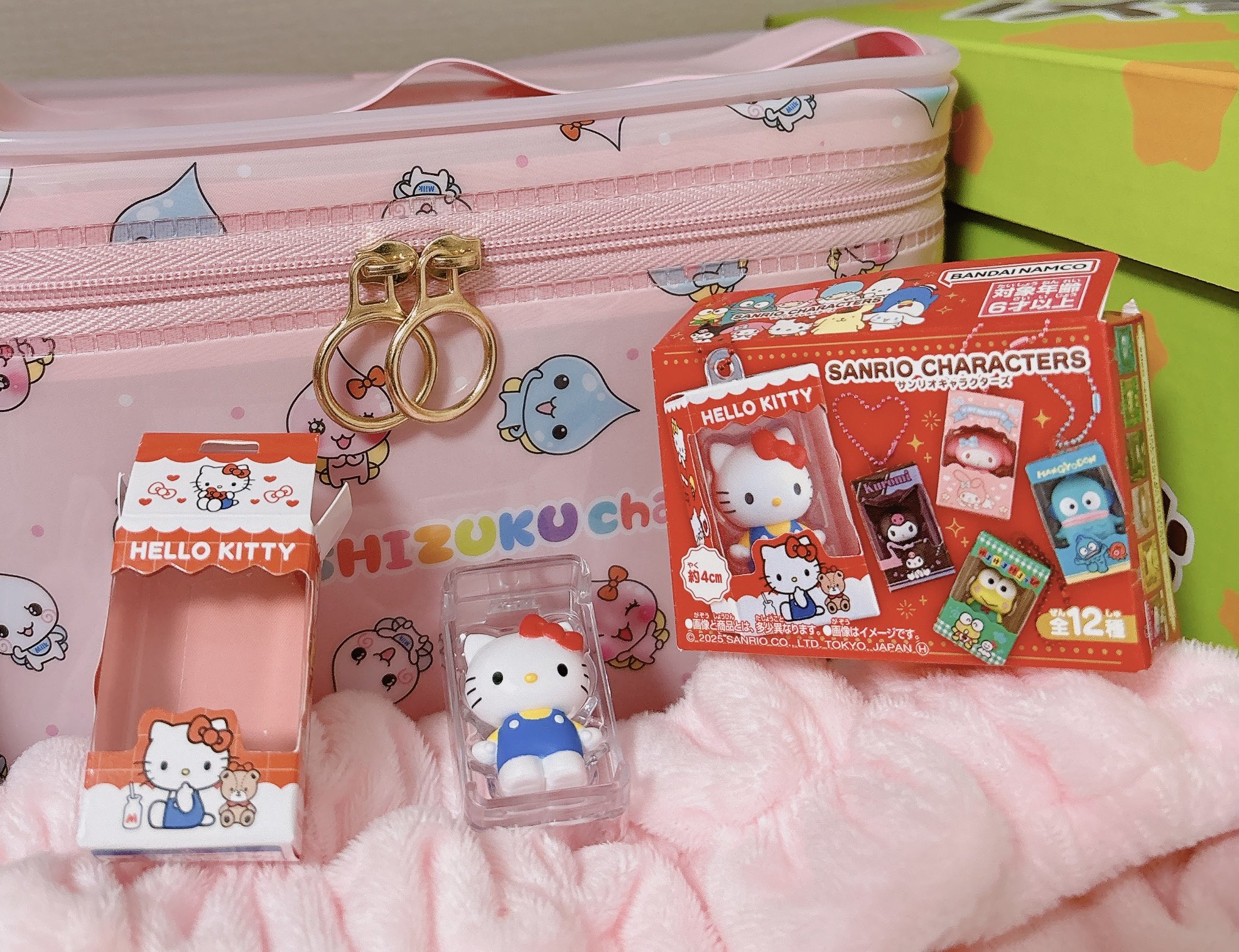 パンチラキティちゃん　新品未使用 キティちゃんのミラー ☆未使用 弱く