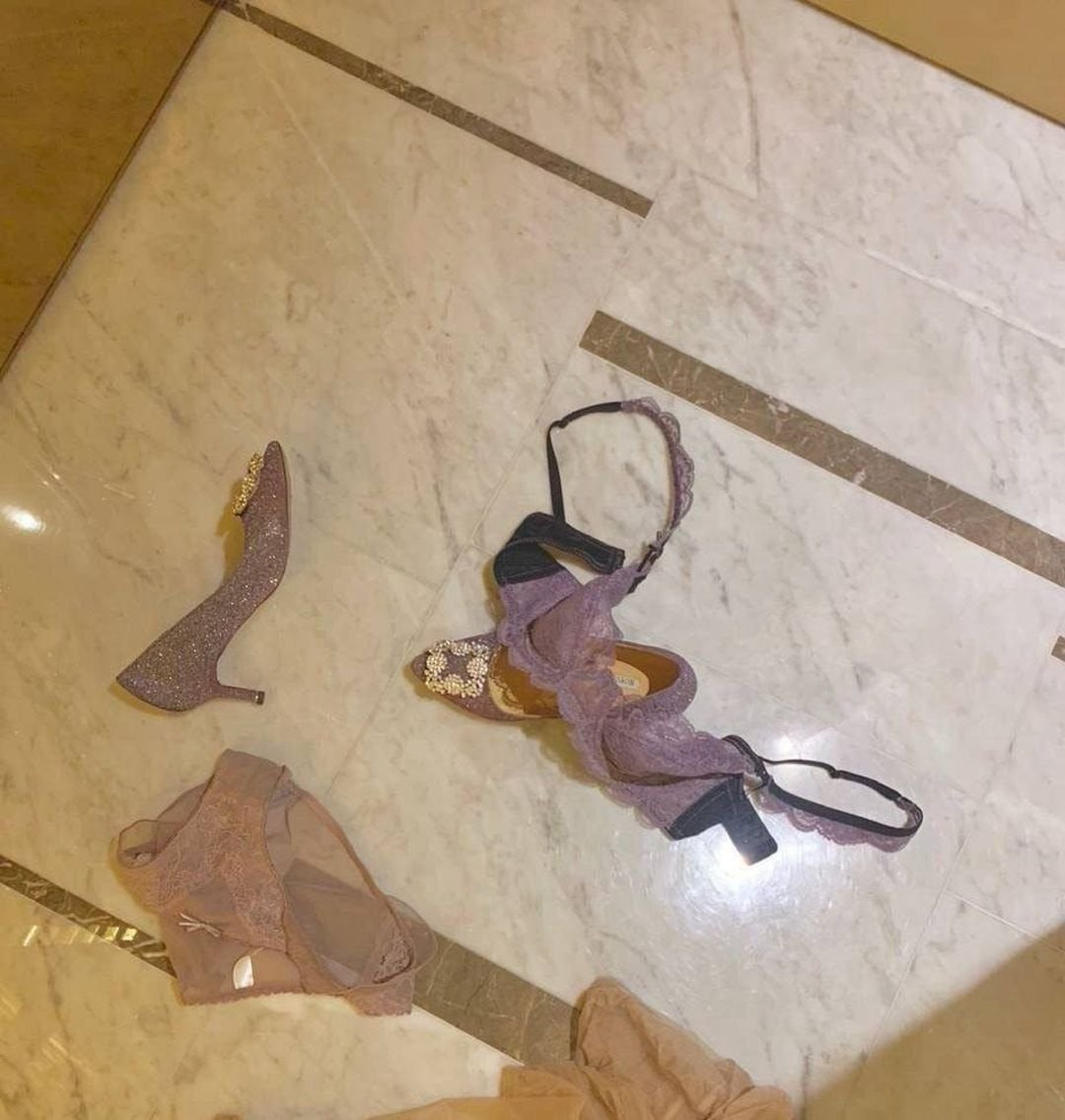 以前都只敢和前夫發生關係  
現在不上班就想要和男人大戰300回合   
163/48 /41歲
反差國文老師
有人要嗎？