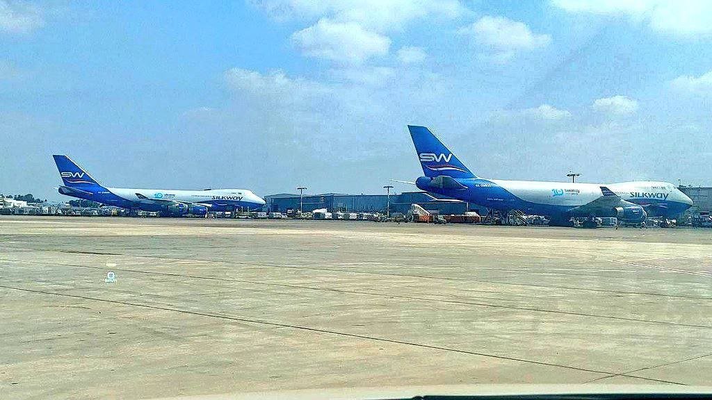Aviones militares de carga Boeing de Silk Way Airlines, con base en Bakú, fueron vistos ayer por la mañana en el Aeropuerto Ben Gurion de Israel.  
El régimen de Aliyev está transfiriendo equipo militar a Bakú a gran velocidad y en grandes cantidades.
