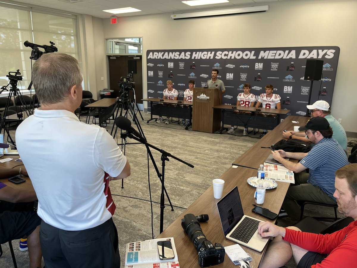 1037TheBuzz's tweet image. Coming up next on Out of Bounds:
We are live for The Big Miller High School Football Media Days at First Community Bank. The list is long of teams here today! Also @CoachZ_ARKANSAS joins us at 2:10.