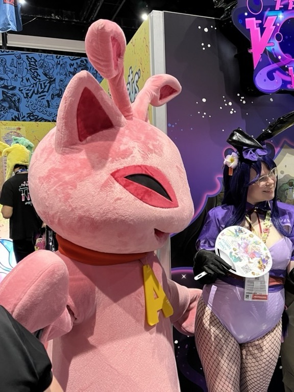 Neopets's tweet image. Only 1 SLEEP till Neopets is at #sdcc2025 - Don't get carried away counting Babaas and miss us! 🌈
We'll be at Booth #534 with Big Aisha and tons of fun! And if that's not enough, we'll be partying the night away at Cielo Rooftop Lounge on July 24 with games, prizes + more! Get…