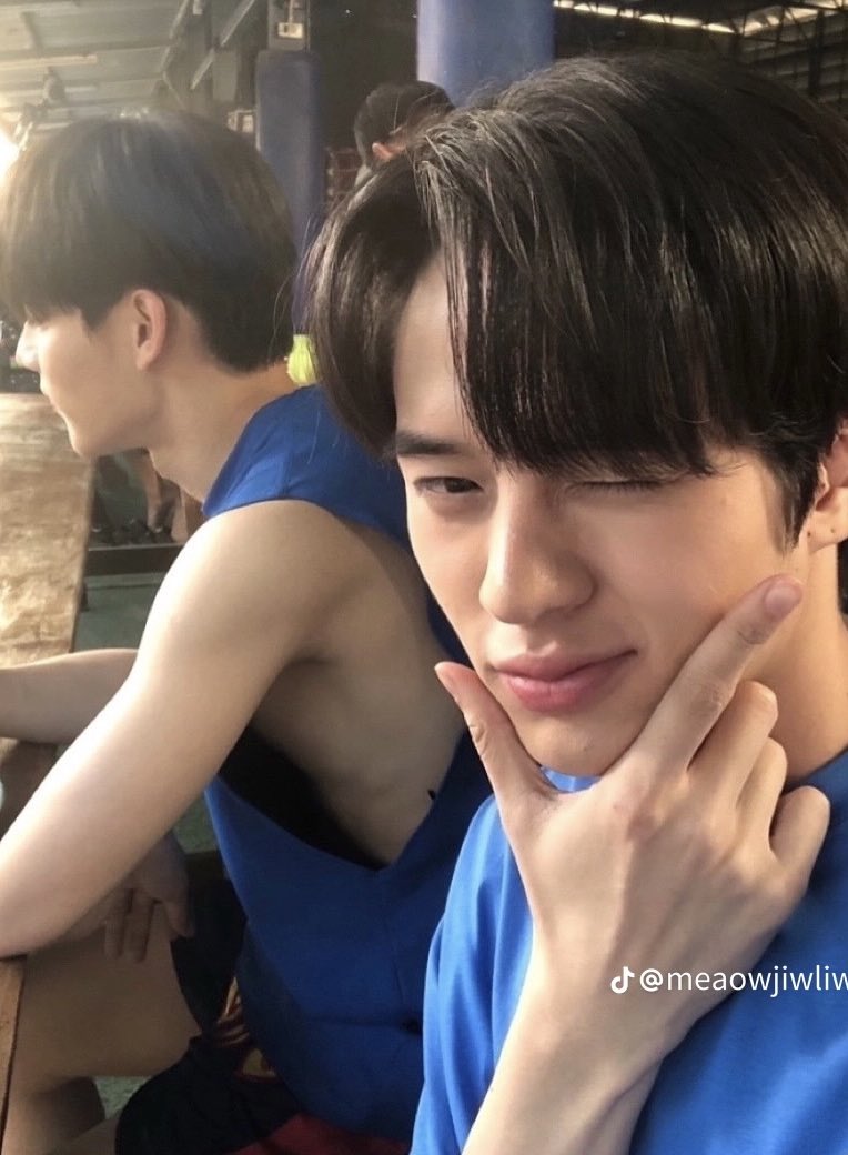 인스타 계정은 잇는데 게시글 1나개도 없고 팔로도 딱 한명인데 거기가면 이런사진 개많을듯..