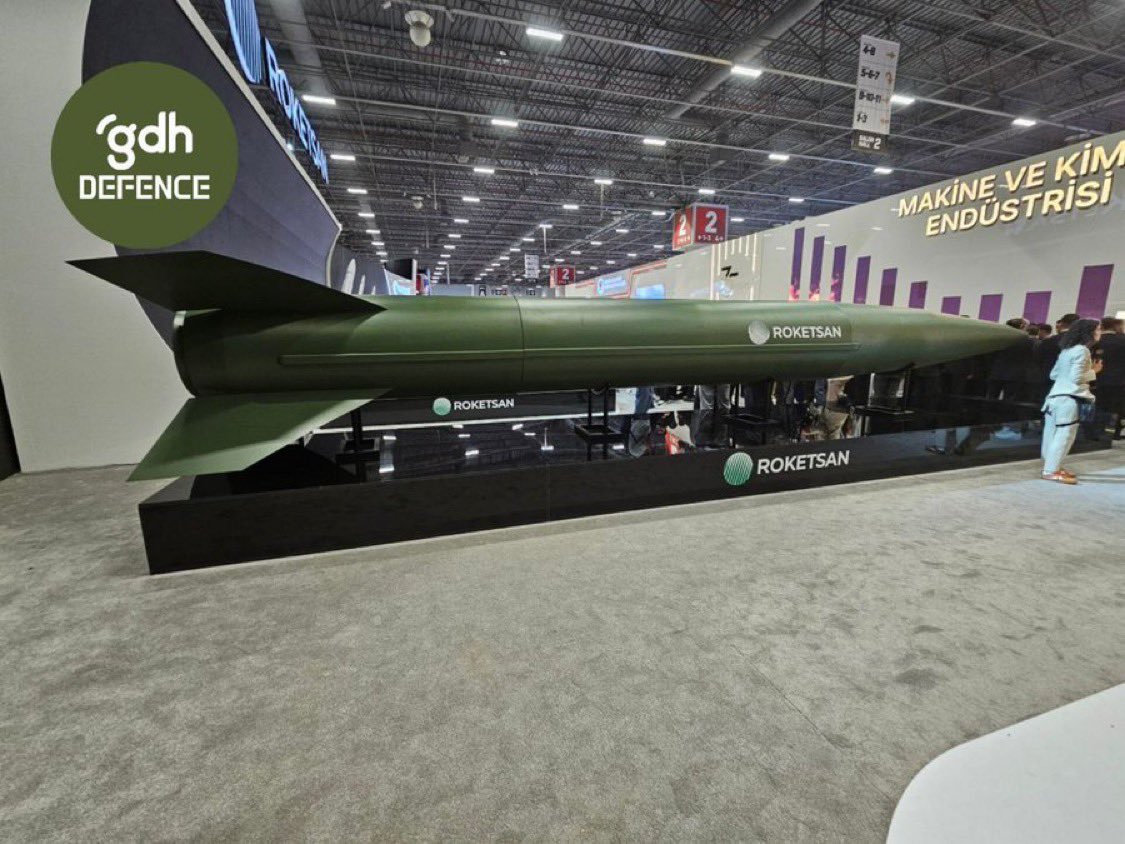 theworldtruthe's tweet image. ⚡️Turkey unveils its newest and longest range ballistic missile: ROKETSAN TAYFUN Block-4 🇹🇷
– Hypersonic speed.
– In serial production.
– 10m length, 938mm diameter, 7,200kg weight.