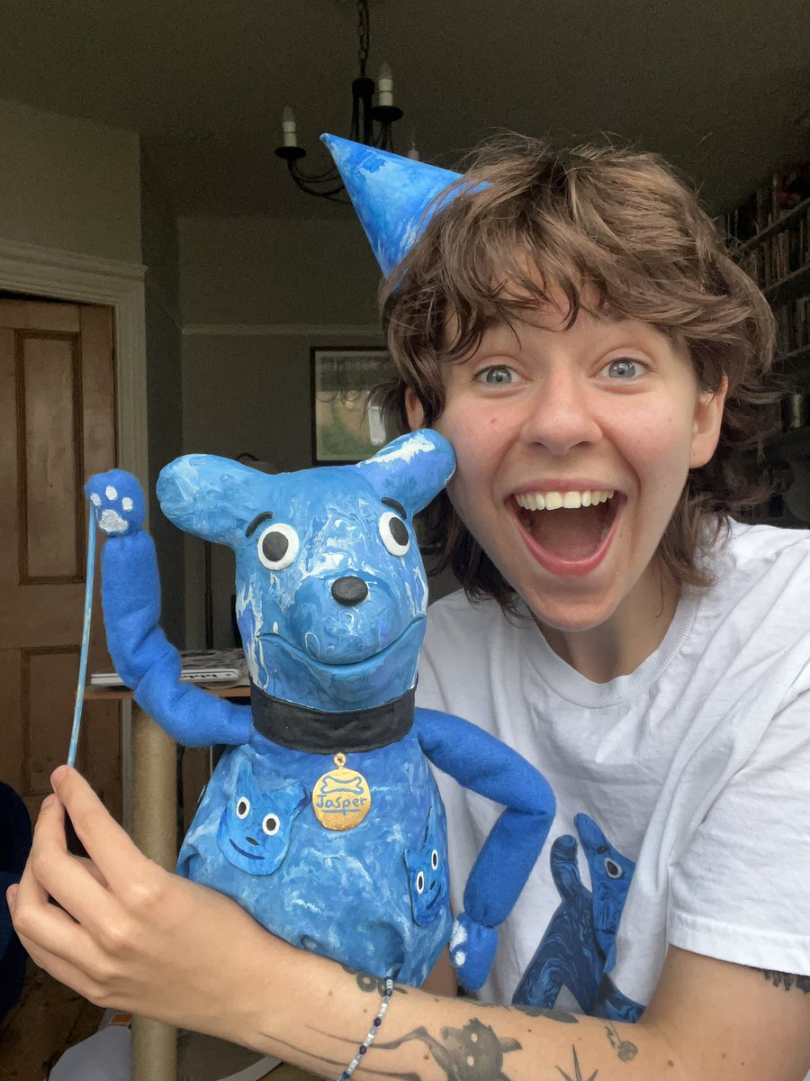 BluesDogDays's tweet image. I just got accepted into the two top universities for Theatre design in the country using Jasper and the guitar straps as part of my portfolio! THANK YOU @JamesMarriottYT @JonoScooter