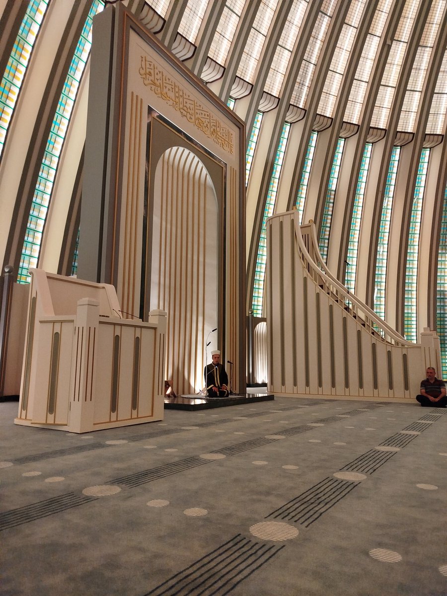 jalalayn's tweet image. Whenever I land in Istanbul, I like to visit the spectacular airport Ali Kuscu Camii