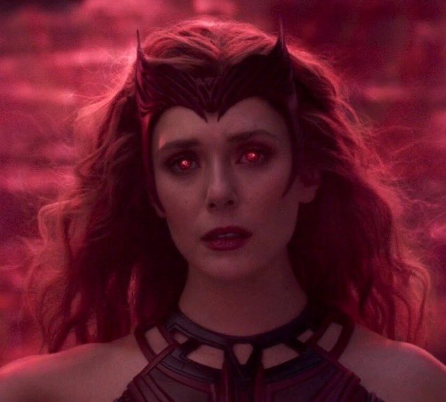 cosmic_marvel's tweet image. Matt Shakman when asked if he believes the Scarlet Witch is really gone in the #MCU:
“Wanda’s never gone.”
(via screenrant.com/scarlet-witch-…)