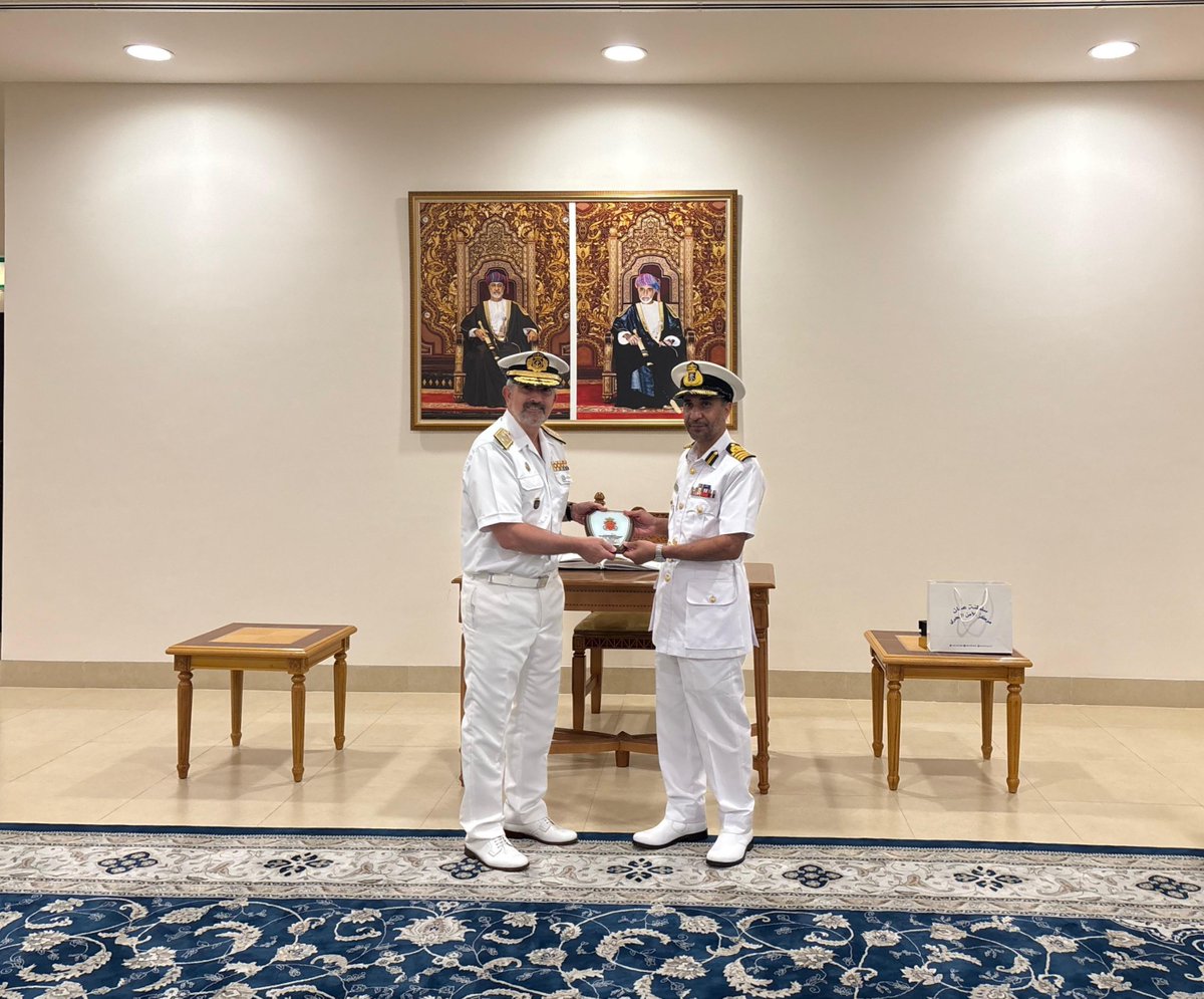 EUNAVFOR's tweet image. On 10 July, #OperationATALANTA Force Commander, Rear Admiral Vázquez Sanz, visited the Maritime Security Centre in Muscat, Oman.
➡️ ATALANTA and the Maritime Security Centre in Muscat have a Protocol of Coordination & Cooperation highlighting the cooperation on various areas.