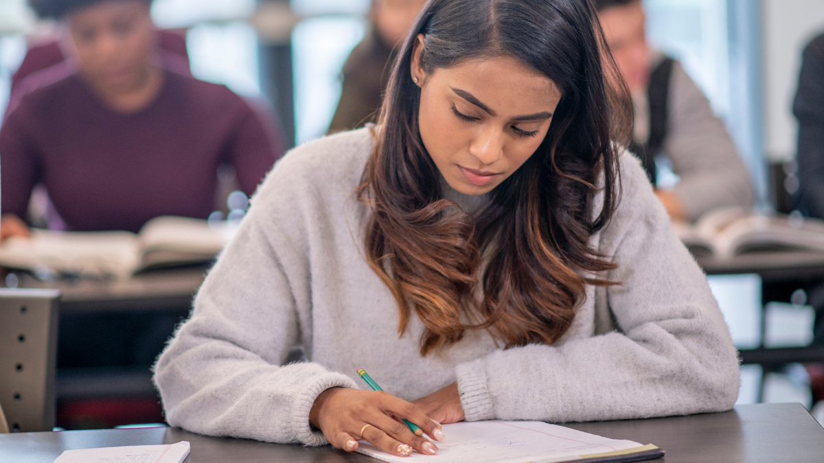 SPSPnews's tweet image. #ICYMI: Procrastination is a common struggle, especially with the myriad responsibilities that students juggle on a daily basis. Here are some helpful tips from Daniela Zibenberg, writing for our latest SPSPotlight student newsletter.
Read more: ow.ly/FKif50Wtjio