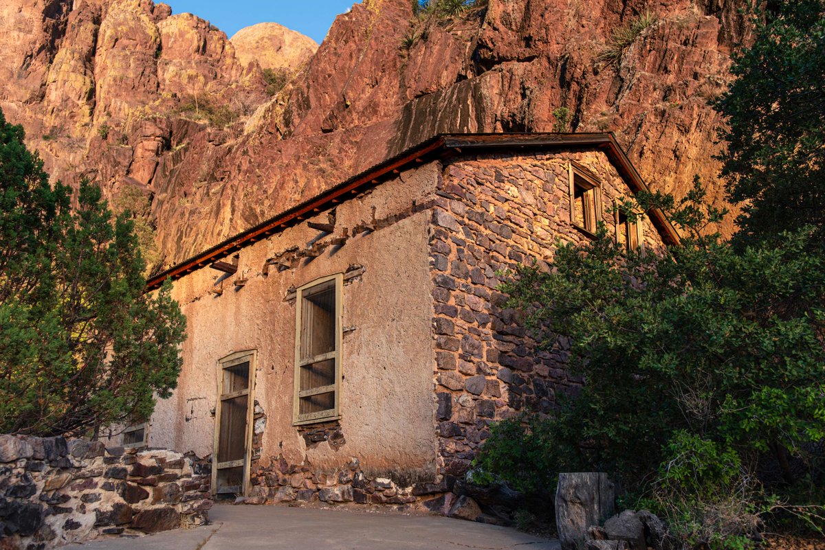 BLMNational's tweet image. Explore the ruins of a historic hotel and health resort in New Mexico's Dripping Springs Natural Area—where century-old stories blend with stunning desert views.
Learn more: ow.ly/NPqP50WtrG7.
@blmnewmexico