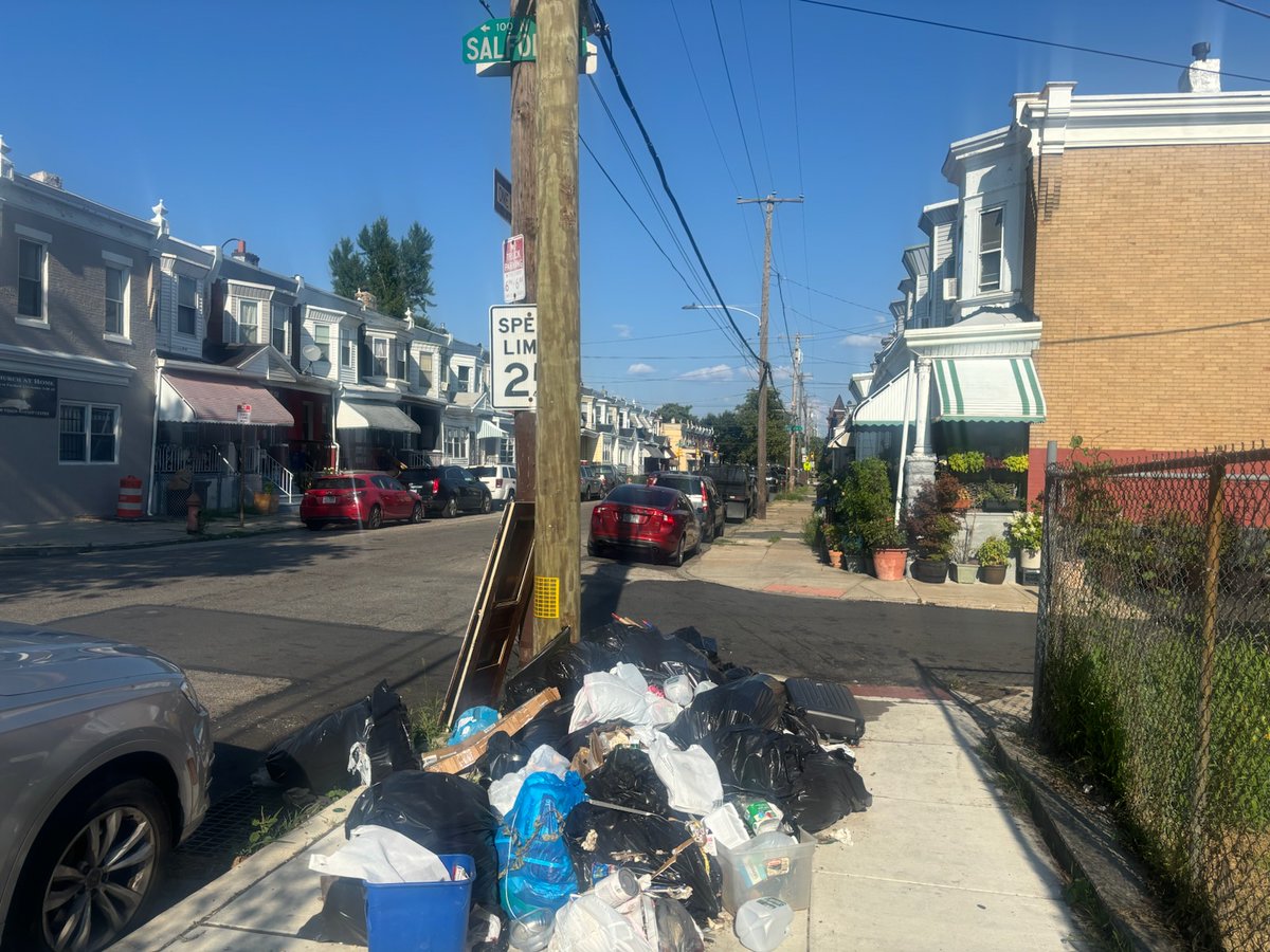 PhilaSanitation's tweet image. Our crews are still out there tackling illegal dumping and making progress every day. 💪 Another successful cleanup at Edgewood & Arch, Salford & Arch, and 60th & Arch! #PHLStopsIllegalDumping