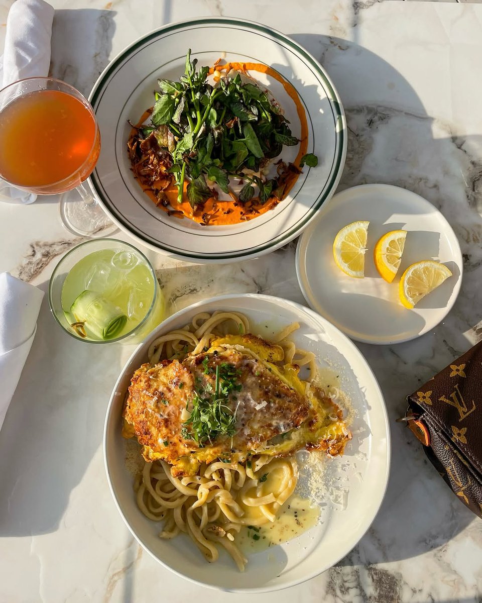 StPetePier's tweet image. Have you tried Perry’s Porch yet? The new spot on St. Pete Pier blends history, coastal vibes &amp;amp; fresh Florida flavors with amazing waterfront views. ☕🍴🍹 From coffee to cocktails, it’s a must! #PerrysPorch #StPetePier