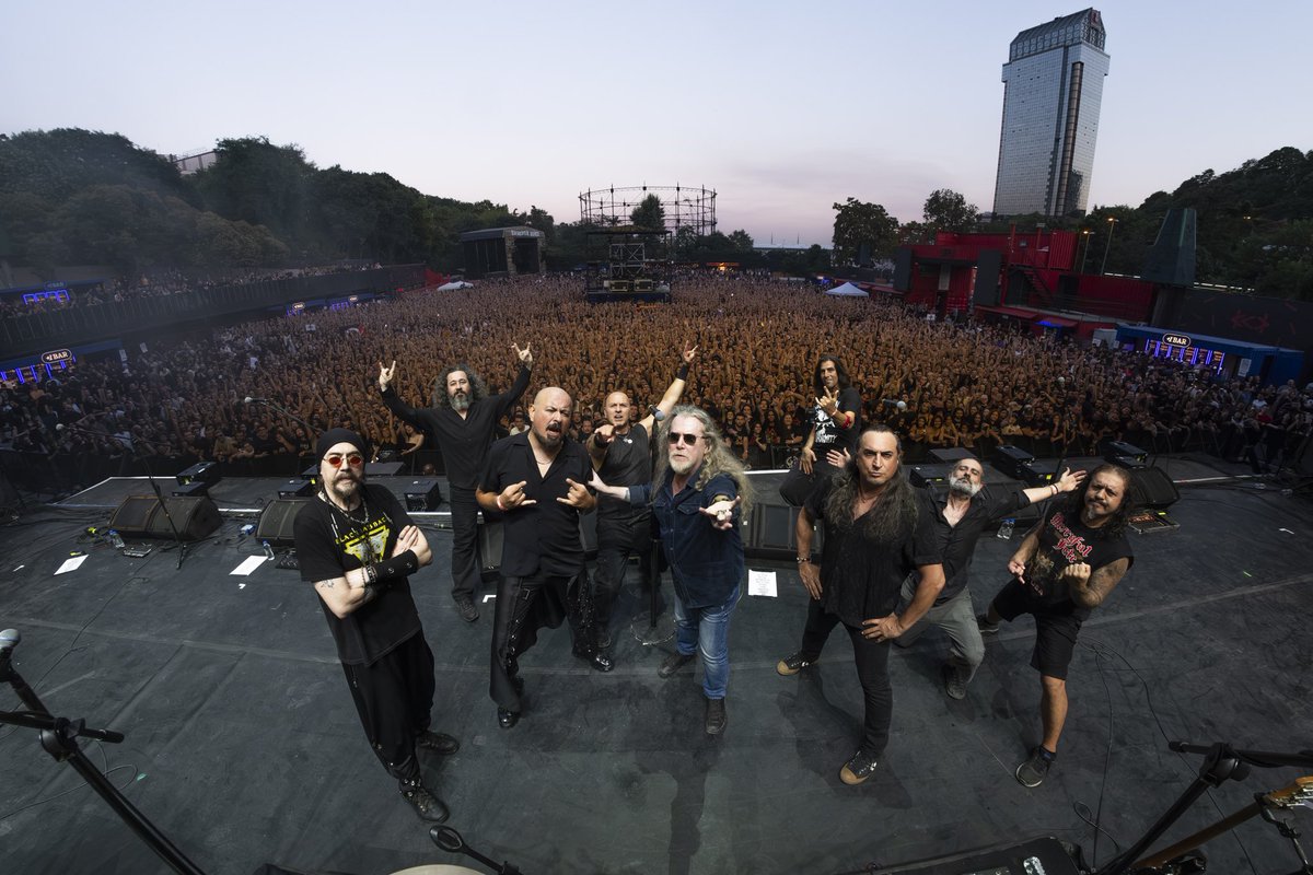 Pentagram aka Mezarkabul (@pentagramzrkbl) on Twitter photo Teşekkürler Küçükçiftlik Park! 🤘
📸 <a href="/LevanUzbay/">batuhan levan uzbay</a>
#Pentagram #Mezarkabul #KüçükçiftlikPark Teşekkürler Küçükçiftlik Park! 🤘
📸 <a href="/LevanUzbay/">batuhan levan uzbay</a>
#Pentagram #Mezarkabul #KüçükçiftlikPark