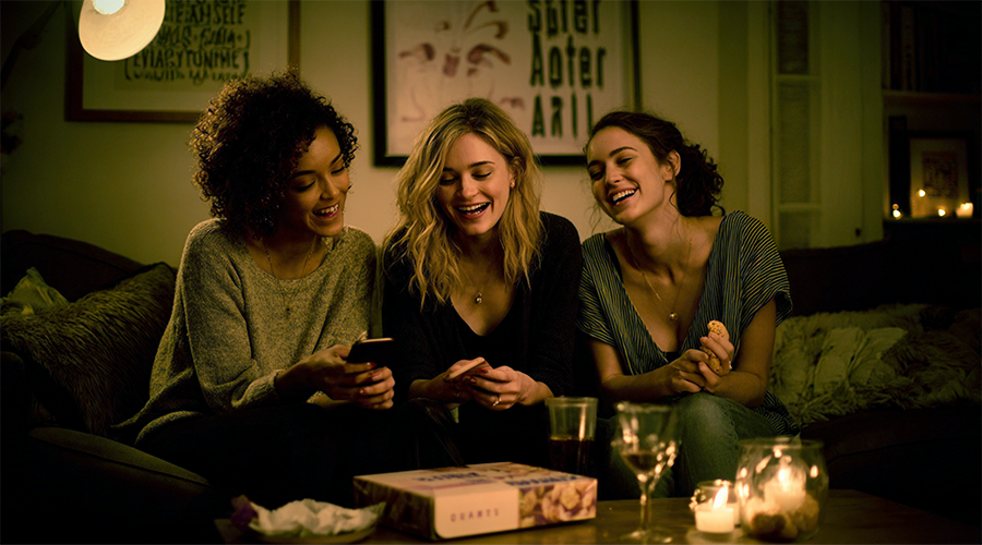 LinnyKeyCee's tweet photo. Summer is in full swing, but there's always time for a glass of prosecco and an evening movie, right?
This time, I watched The Other Woman—a cheeky, funny comedy about infidelity, female solidarity, and revenge served with a smile...@LinnyKeyCee #movies  #girls #FridayVibes https://t.co/jIxuntBixc
