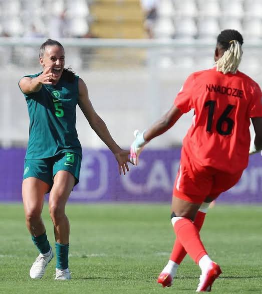 globalhintsng's tweet photo. 🇳🇬 FULL-TIME:Nigeria 2-1 South Africa 🇿🇦
The Super Falcons are through to the WAFCON 2024 Final! 🏆🔥
Now it’s your turn – who was your Woman of the match
#NGAvsSA #SuperFalcons #WAFCON2024 #TotalEnergiesWAFCON #RoadToTheFinal #WomanOfTheMatch #NaijaNoDeyCarryLast #BanyanaBanyana https://t.co/NoXHo2xo79