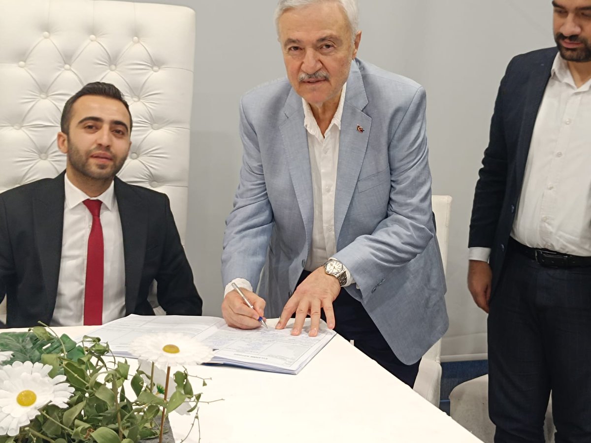 Zülfü DEMİRBAĞ (@zulfudemirbag23) on Twitter photo Ahmet Dağ ve Merve Beyazelma kardeşlerimizin nikah akitlerine şahitlik ettik.
Genç kardeşlerimize mutluluklar diliyorum.
<a href="/RTErdogan/">Recep Tayyip Erdoğan</a>
<a href="/abuyukgumus/">Ahmet Büyükgümüş</a>
<a href="/Akparti/">AK Parti</a> Ahmet Dağ ve Merve Beyazelma kardeşlerimizin nikah akitlerine şahitlik ettik.
Genç kardeşlerimize mutluluklar diliyorum.
<a href="/RTErdogan/">Recep Tayyip Erdoğan</a>
<a href="/abuyukgumus/">Ahmet Büyükgümüş</a>
<a href="/Akparti/">AK Parti</a>