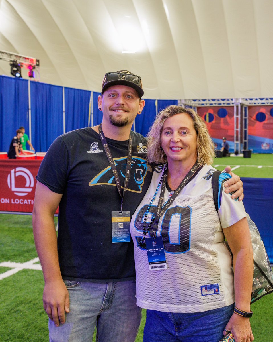 onlocationexp's tweet image. The best football fans show up and show out in Canton 🏉 and we’re just under 2 weeks away from watching more legends get their gold jackets 🤩
Tap the link for #OnLocation ticket packages ➡️ bit.ly/3Ty86RH @ProFootballHOF