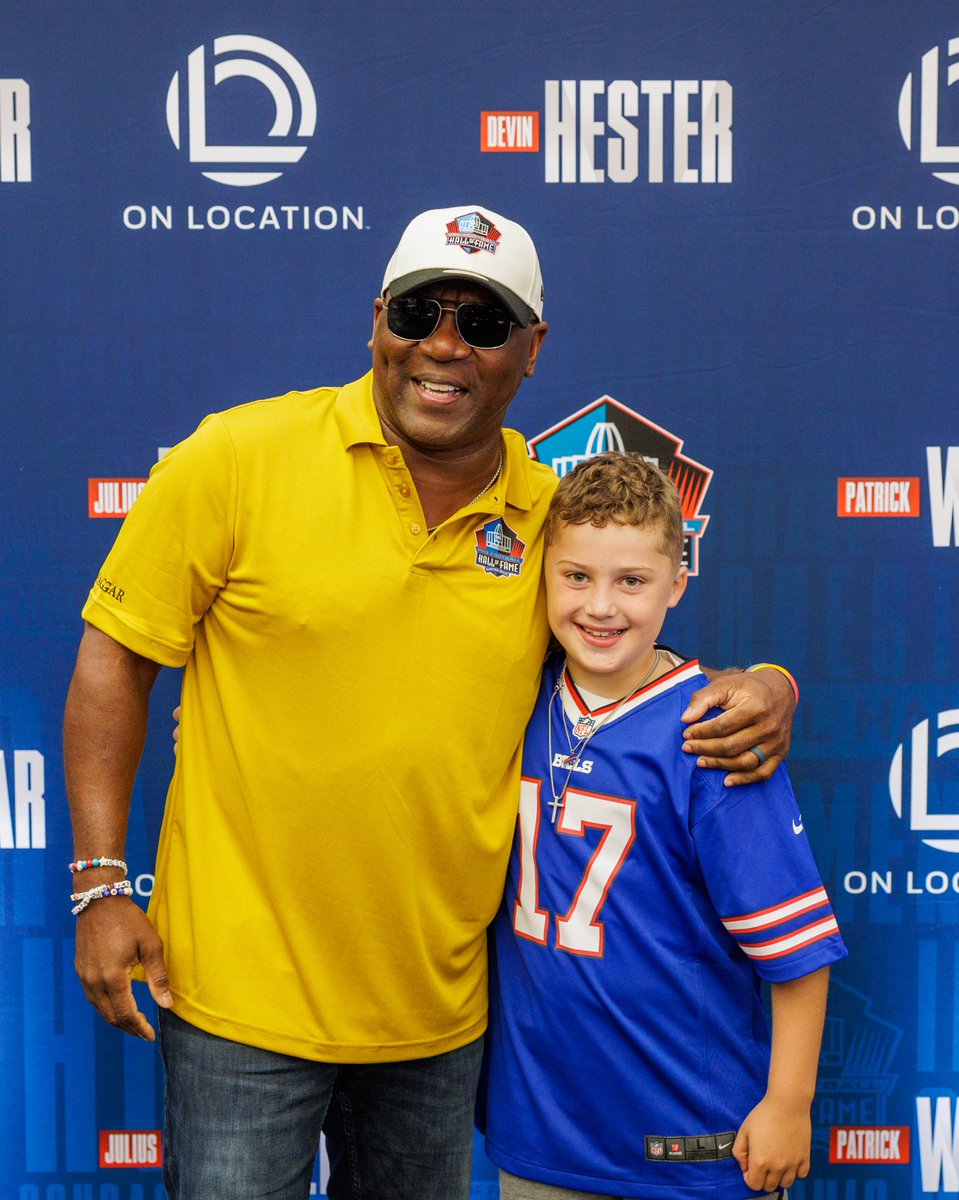 onlocationexp's tweet image. The best football fans show up and show out in Canton 🏉 and we’re just under 2 weeks away from watching more legends get their gold jackets 🤩
Tap the link for #OnLocation ticket packages ➡️ bit.ly/3Ty86RH @ProFootballHOF