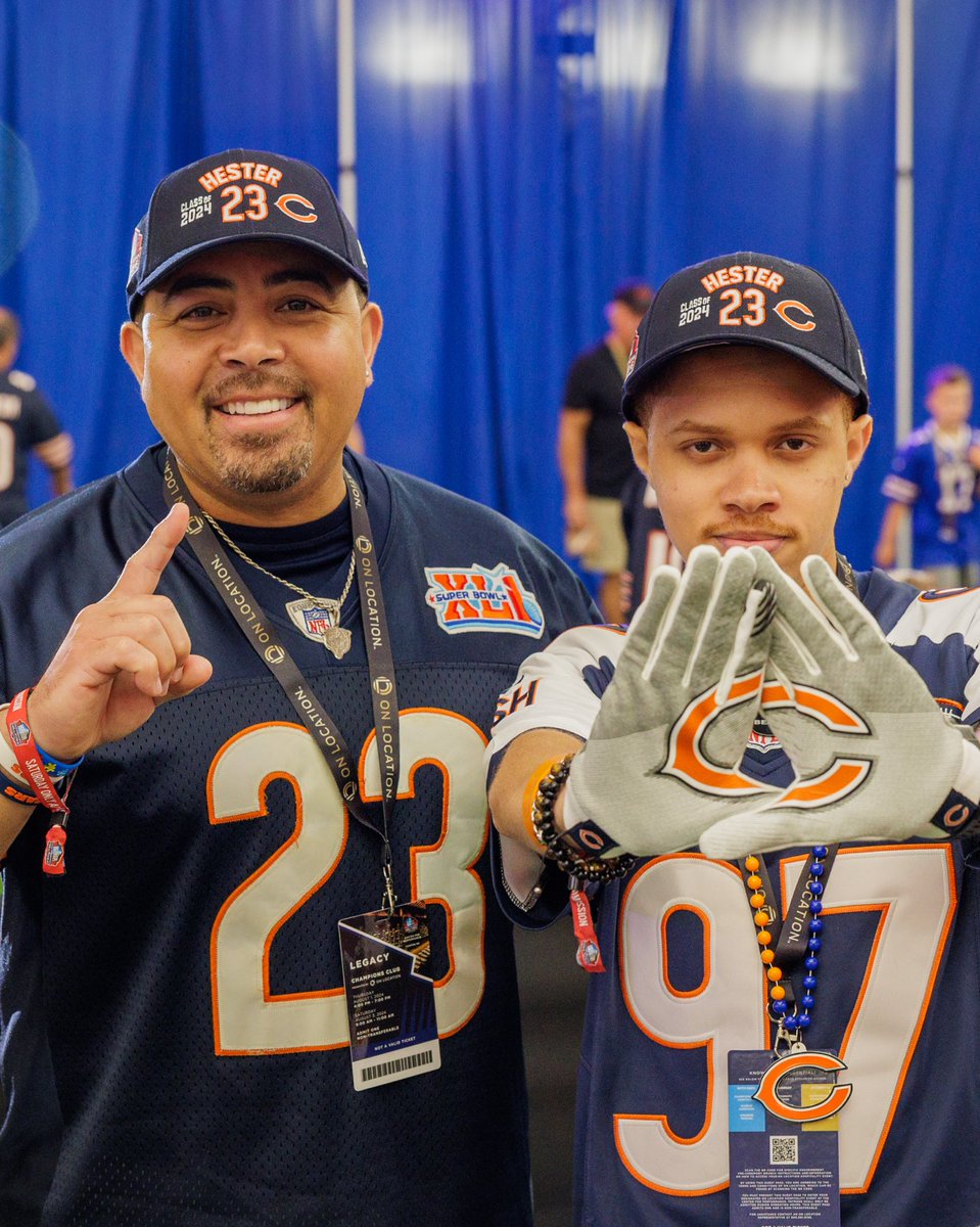 onlocationexp's tweet image. The best football fans show up and show out in Canton 🏉 and we’re just under 2 weeks away from watching more legends get their gold jackets 🤩
Tap the link for #OnLocation ticket packages ➡️ bit.ly/3Ty86RH @ProFootballHOF