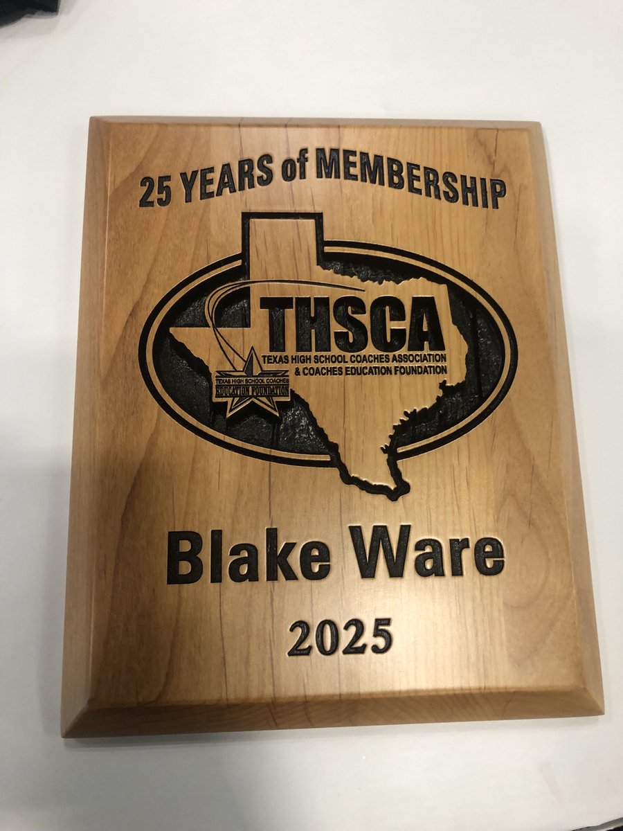 coachb_ware's tweet image. Another great convention this year! Thankful to be a part of the @THSCAcoaches . Excited to get back and get started with our @GoBigRedFB coaches meetings tomorrow! #GoBigRed #ChangeGonnaCome #RideTheMailRoute