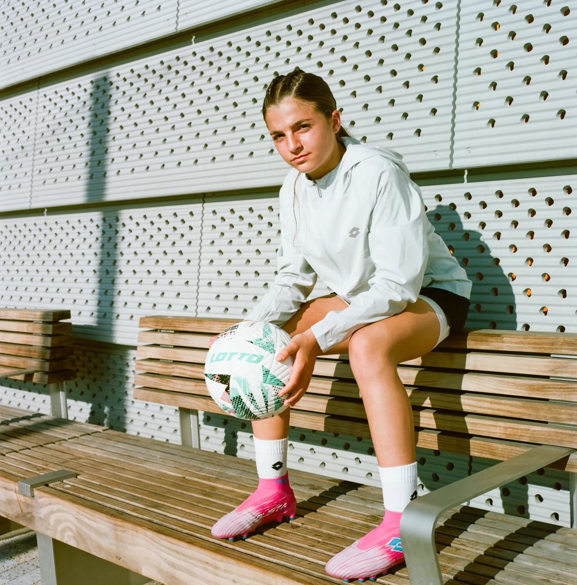 PrepNetwork_'s tweet image. ⭐️ Italian sports brand LOTTO has signed 14-year-old American soccer phenom Loradana Paletta to its first U.S. Amateur NIL deal, it announced Thursday. 🇮🇹
More: prepnetwork.com/2025/07/21/lot…