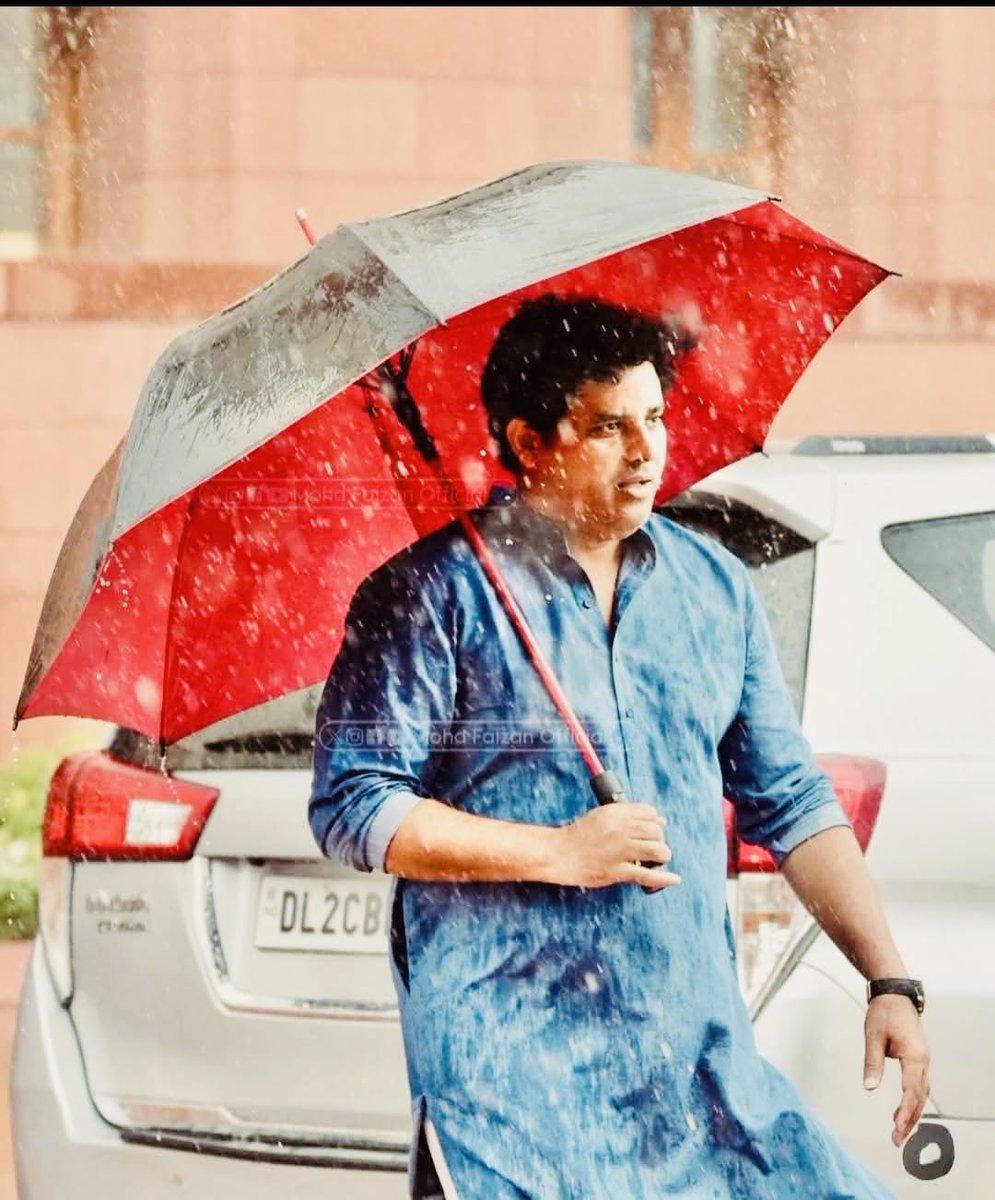 ShayarImran's tweet image. दूर तक छाए थे बादल और कहीं साया न था
इस तरह बरसात का मौसम कभी आया न था।
- क़तील शिफ़ाई